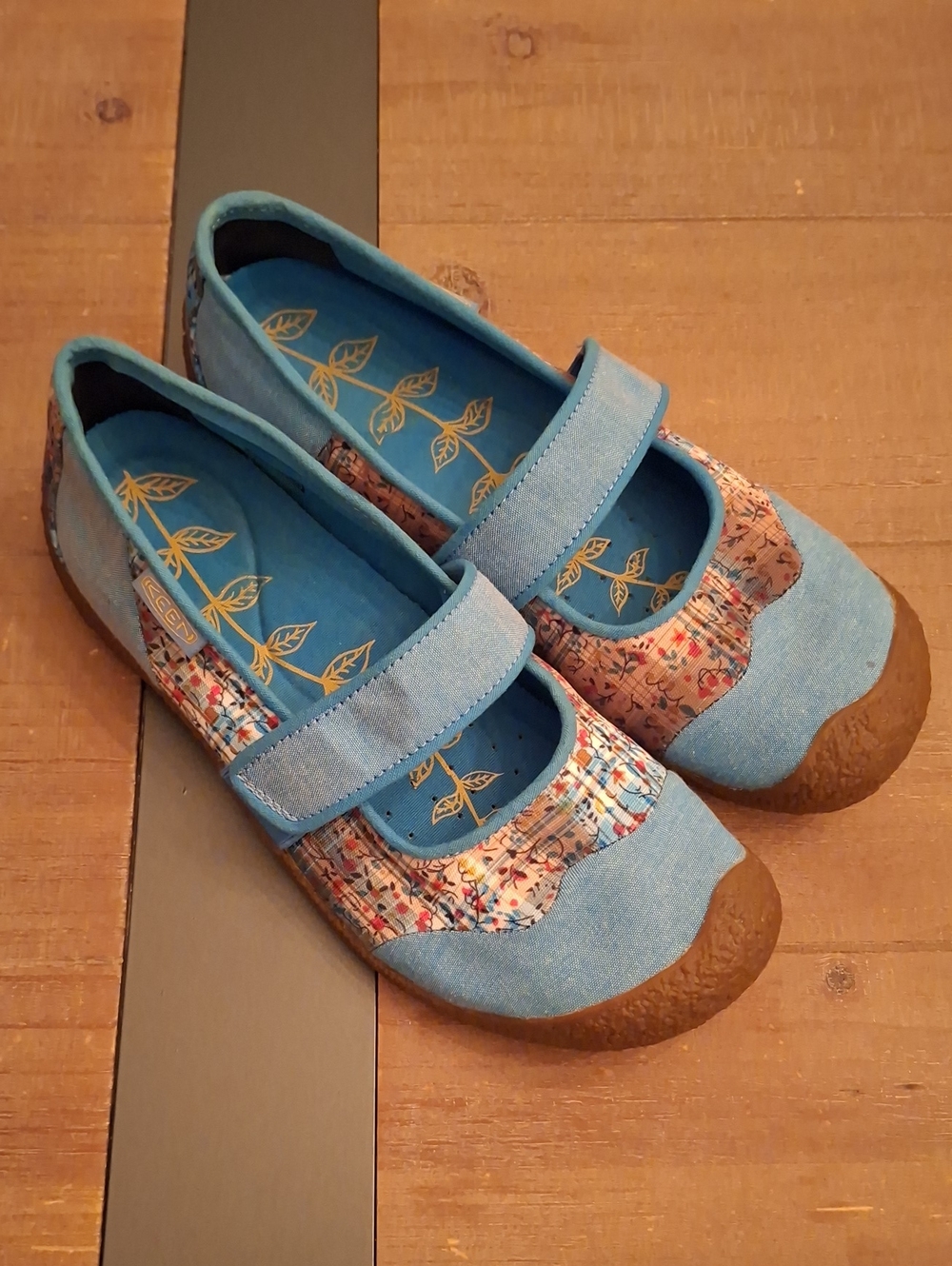 Keen Unique Blue & Plaid Floral Comfort Mary Jane Sneakers (Size US 10.5)